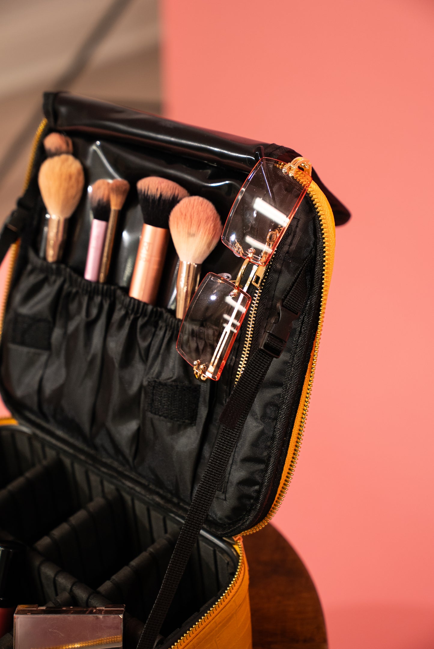 On Set Makeup Case